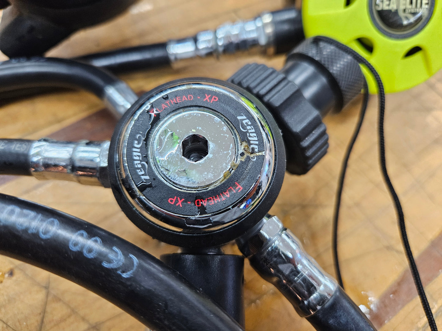 Zeagle Flathead XP (DIN) Regulator Set