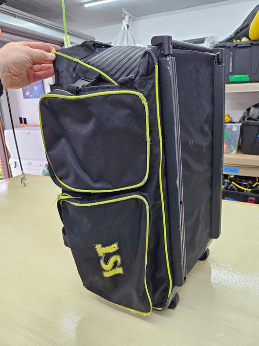IST Travel Duffle/Roller Gear Bags