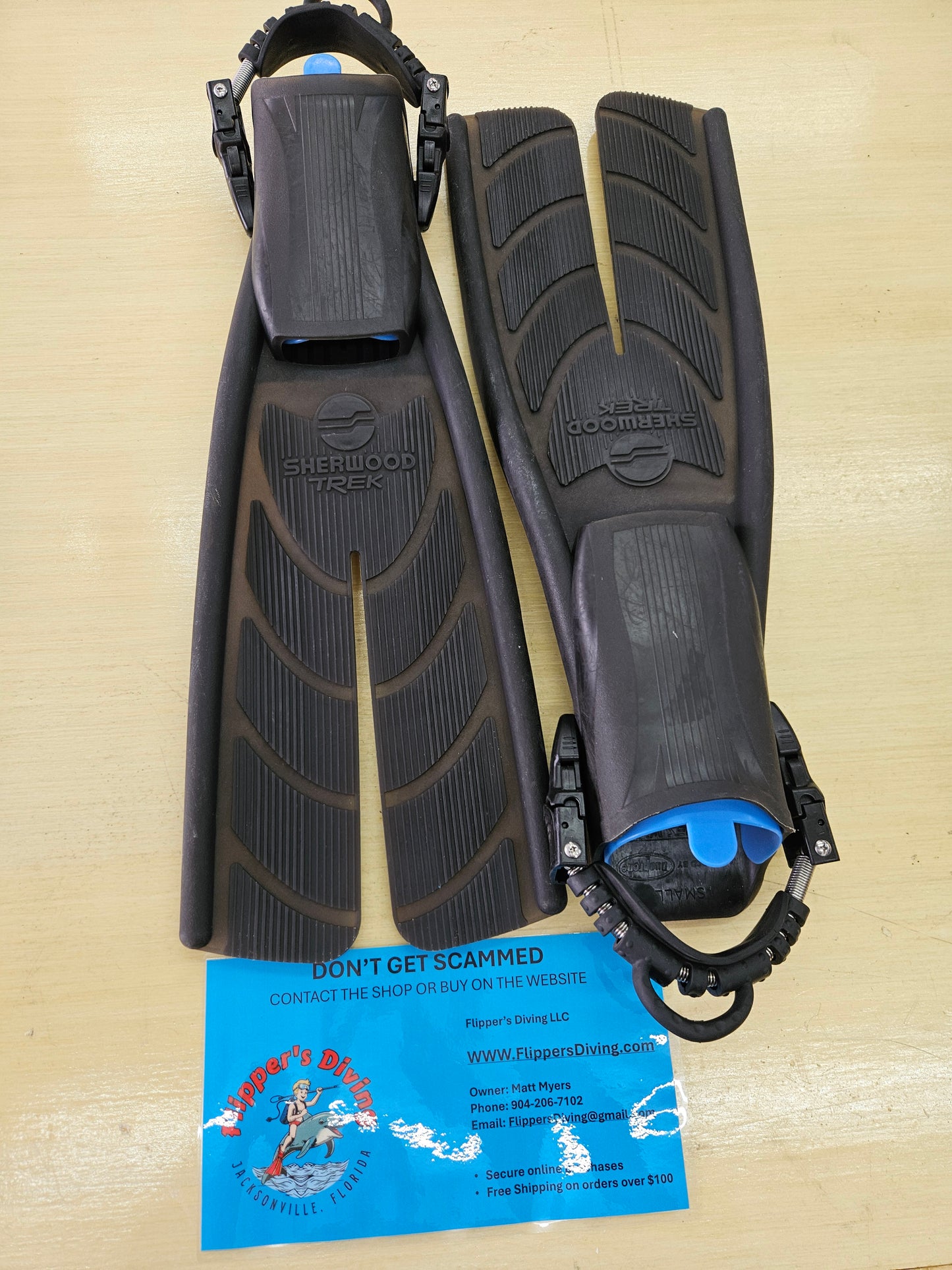 Sherwood "Trek" Diving Fins (SMALL)