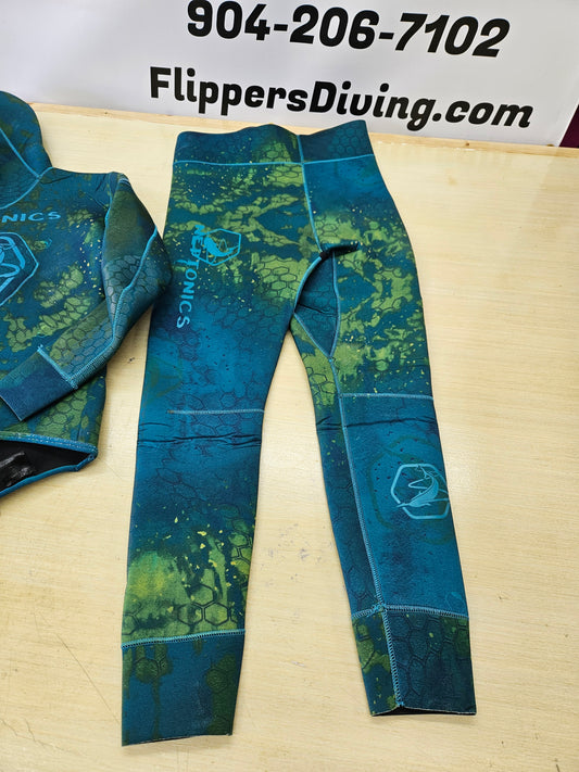 Neptonics 5mm Open Cell Wetsuit (XL)