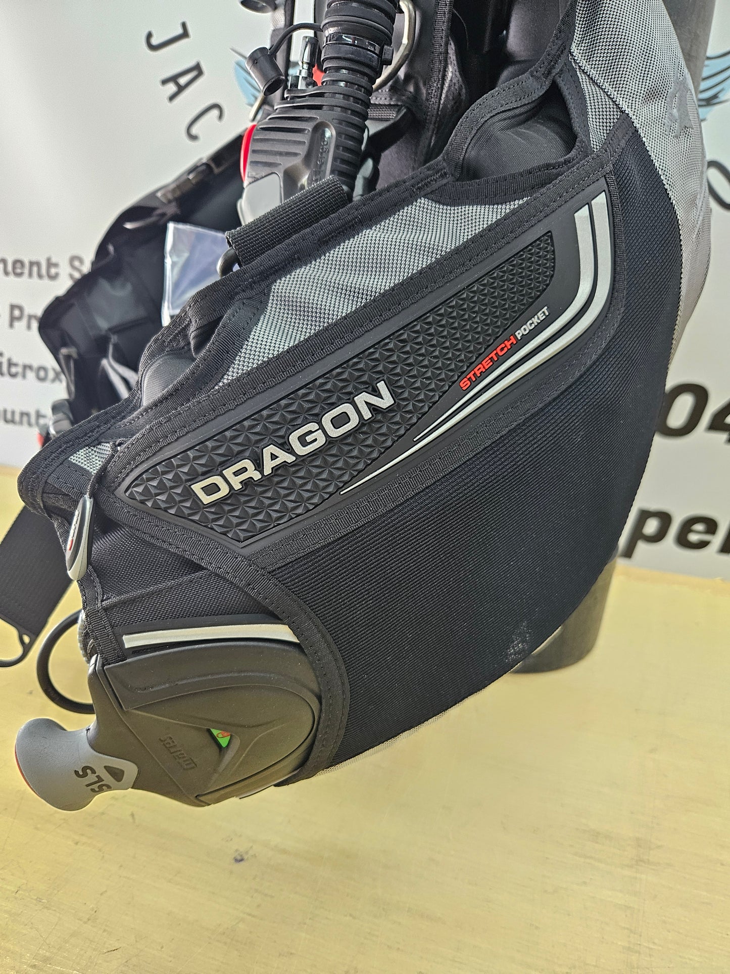 Mares "Dragon" BCD - BRAND NEW!! (MEDIUM)