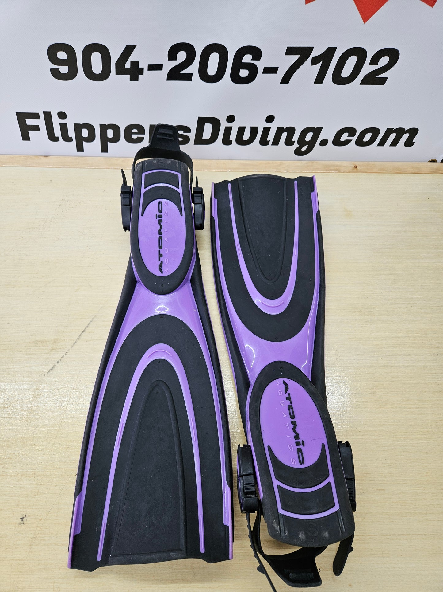 Atomic Aquatics Dive Fins (SMALL)