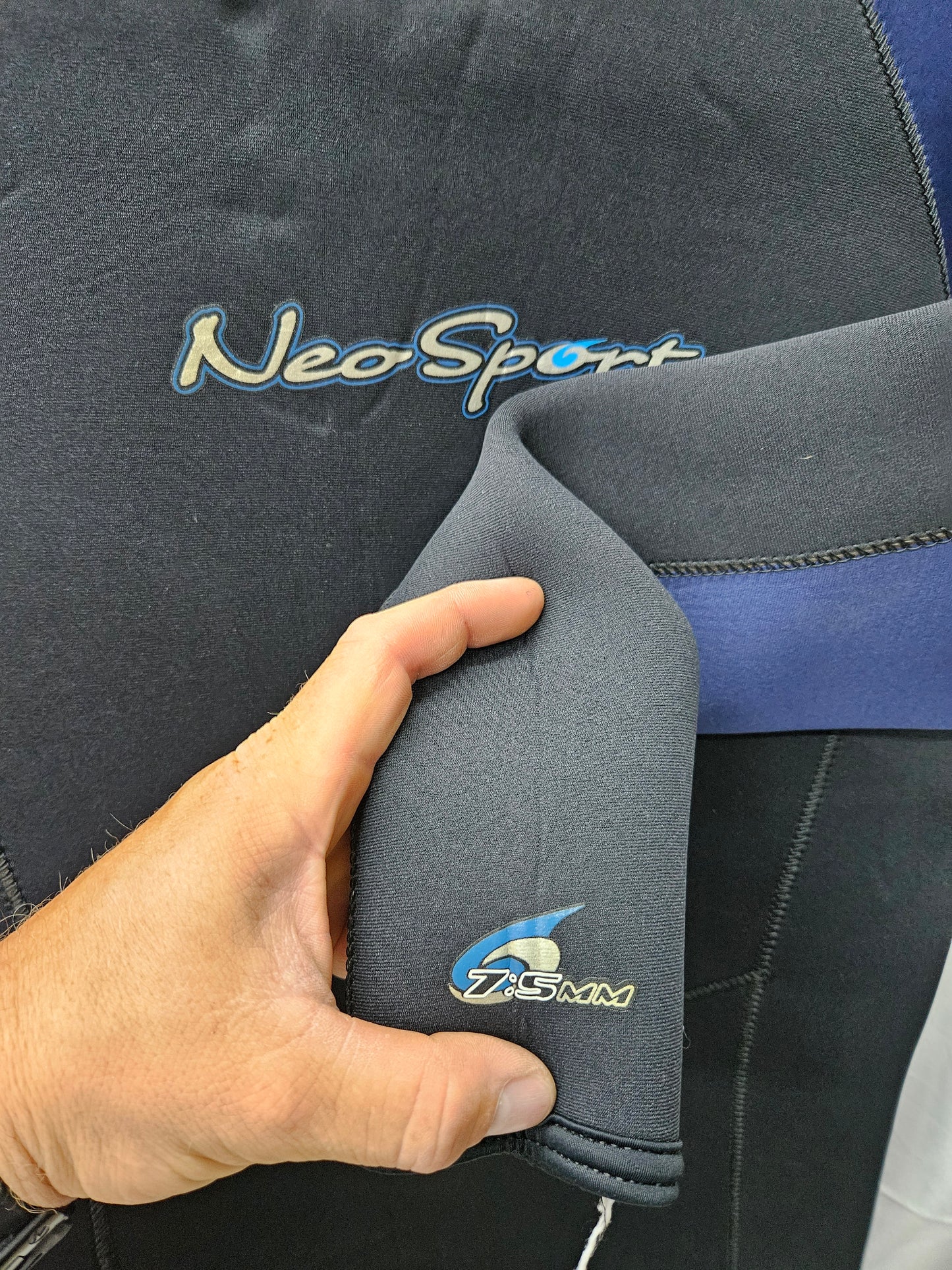 NeoSport 7/5mm Wetsuit (SMALL)