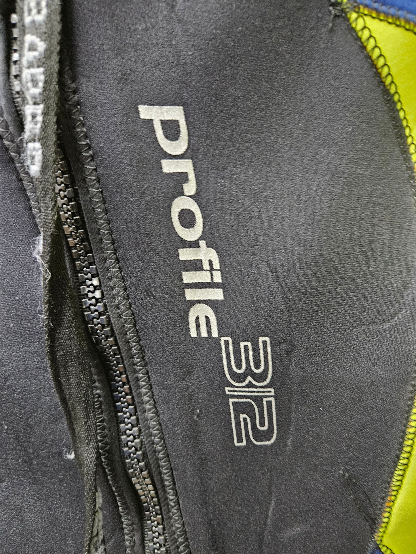 Scubapro "Profile" 3/2mm Wetsuit (Medium/Size 8)