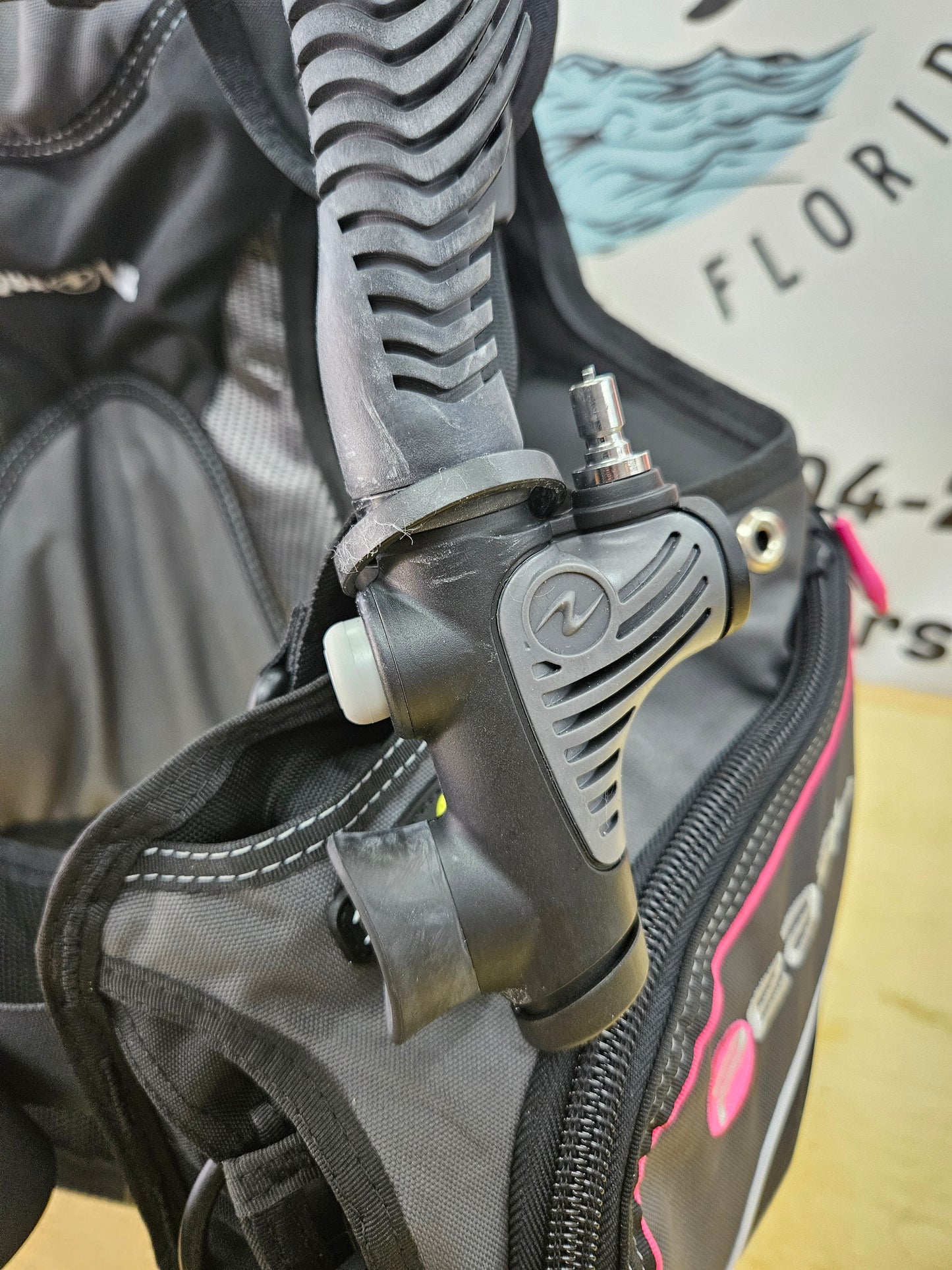 Aqualung Pearl BCD (Women's Medium)