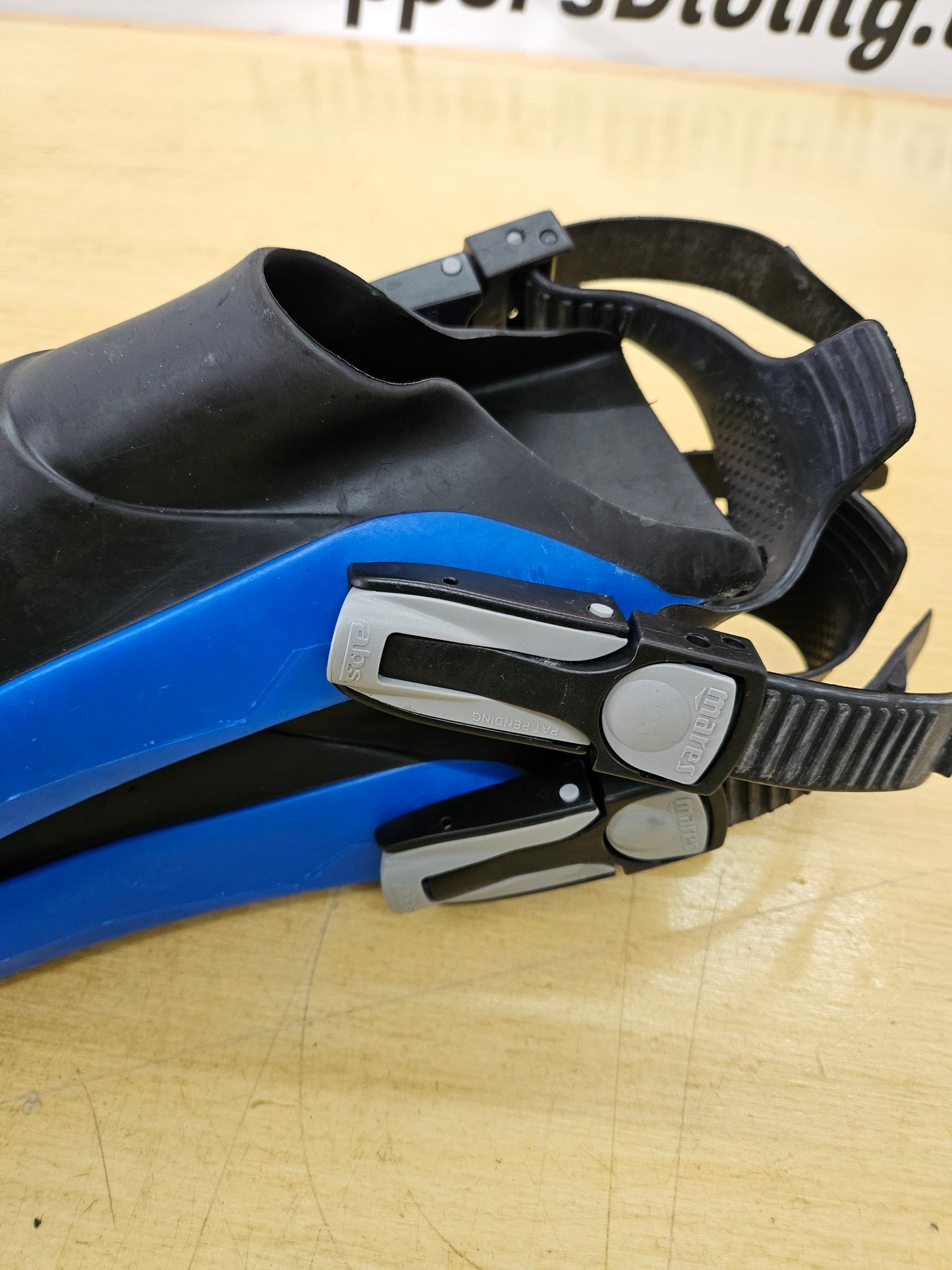 Mares Twins Fins (Medium 8-10)