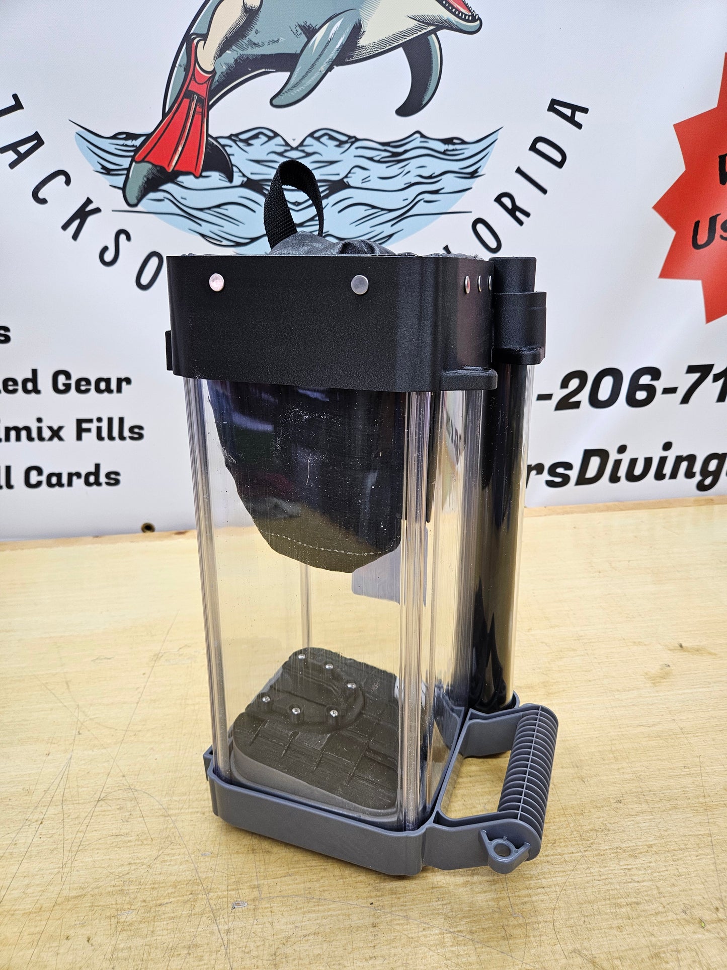 Taquilla comercial personalizada para peces león - "Cazadores de peces malos"