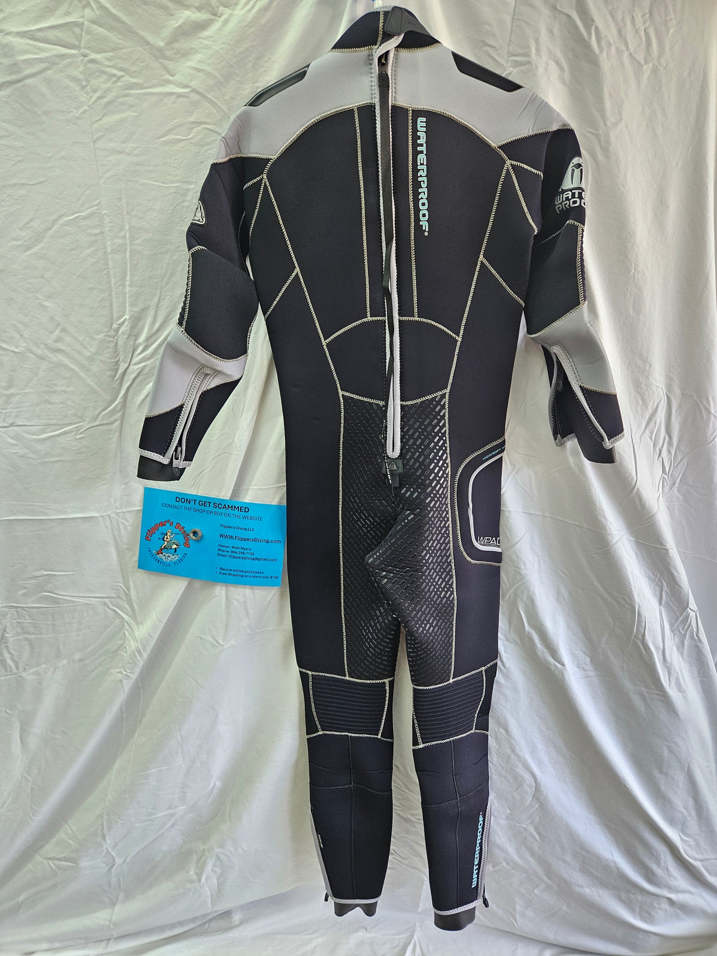 Waterproof W4 Men's 5mm Wetsuit (size small)