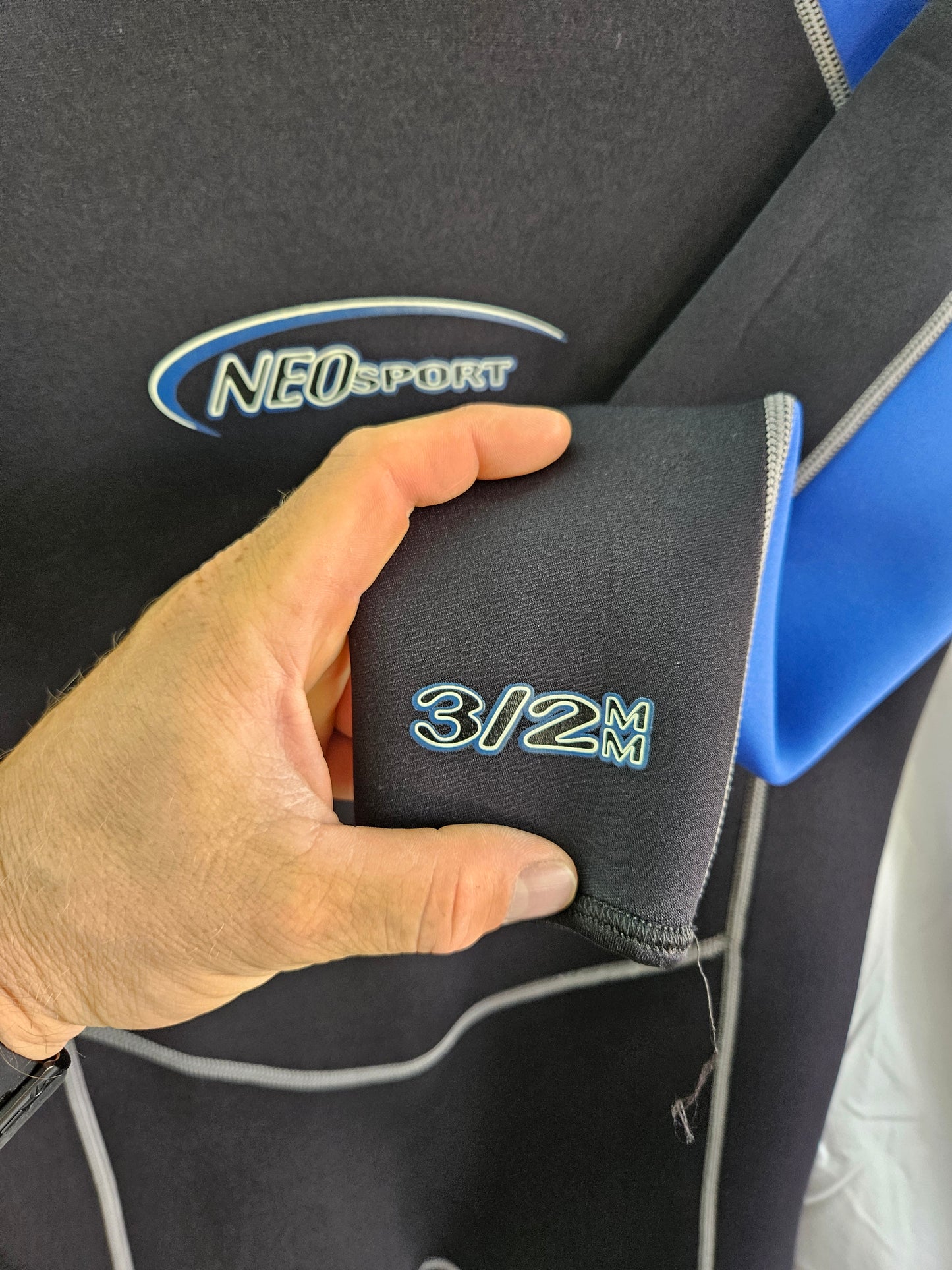 Neosport 3/2mm Wetsuit (MEDIUM)