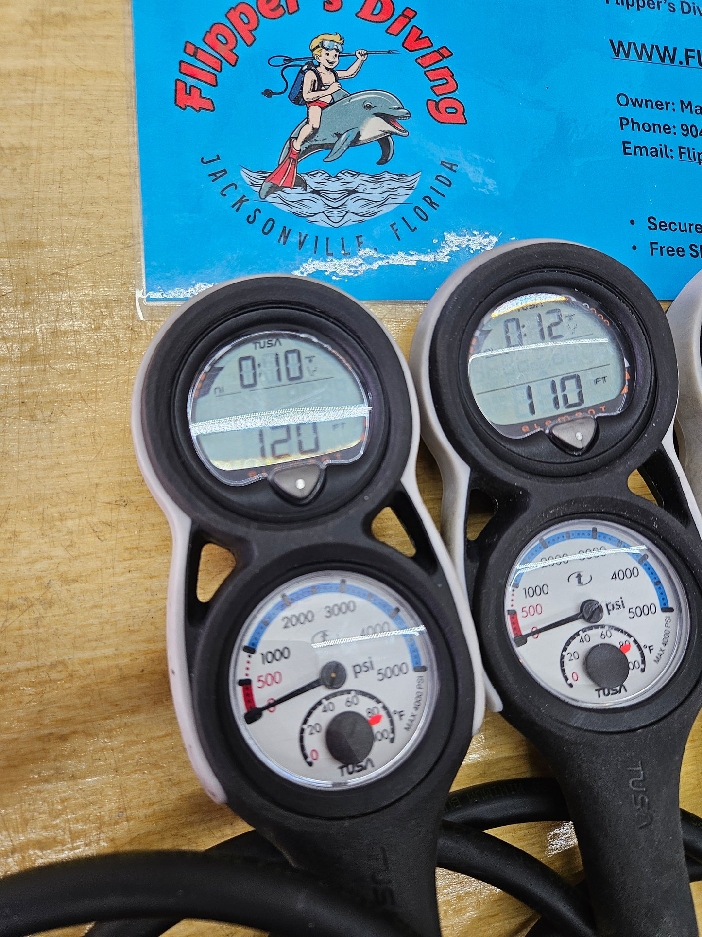 Tusa "Element" dive computer