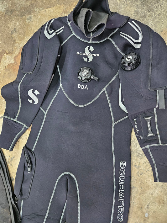 Scubapro Everdry 4 Drysuit (LARGE)
