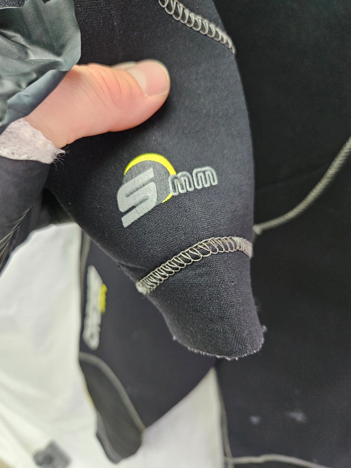 Cressi 5mm Wetsuit (Large)
