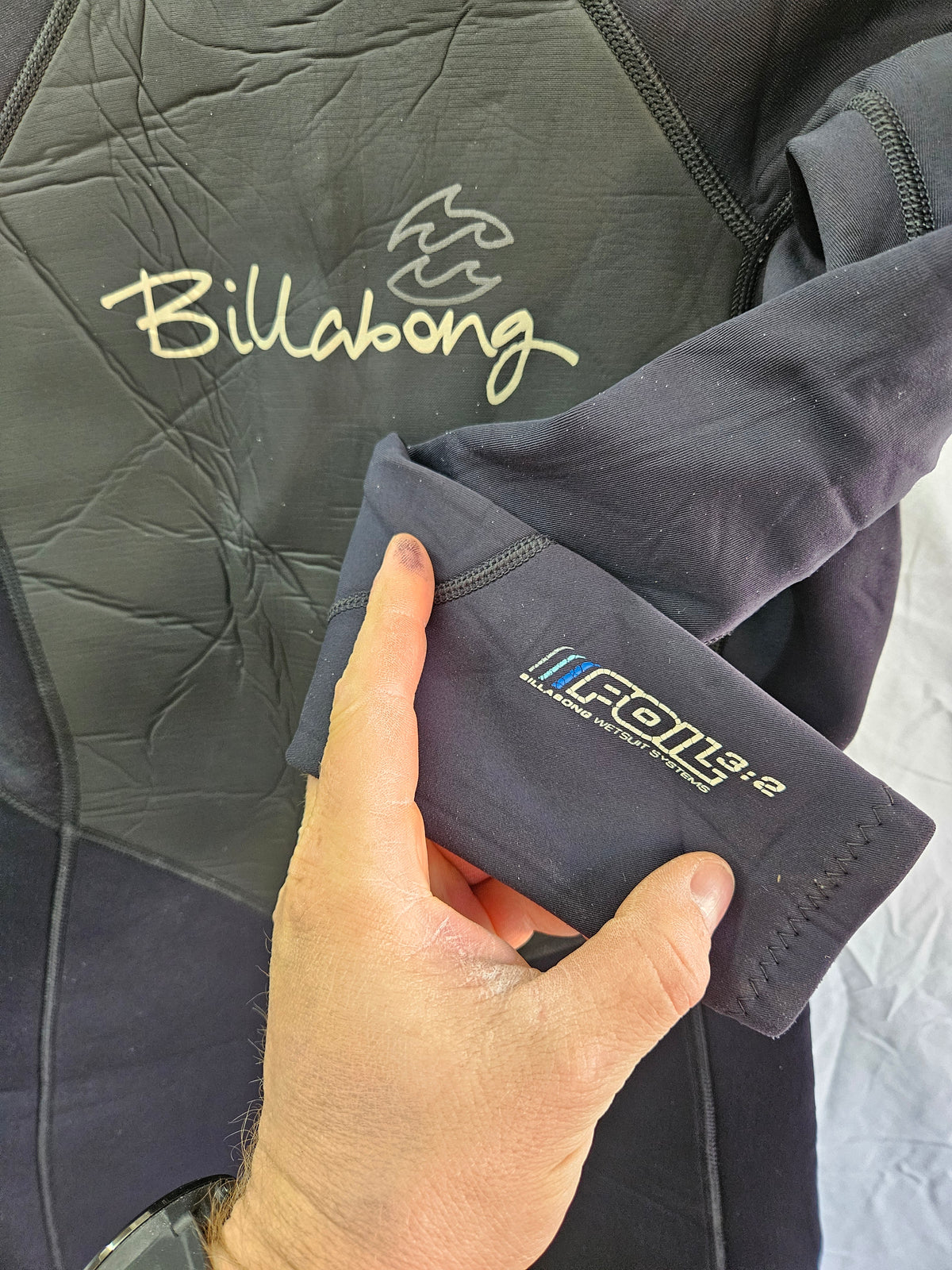 Billabong "Foil" 3/2mm Wetsuit (Size 8)