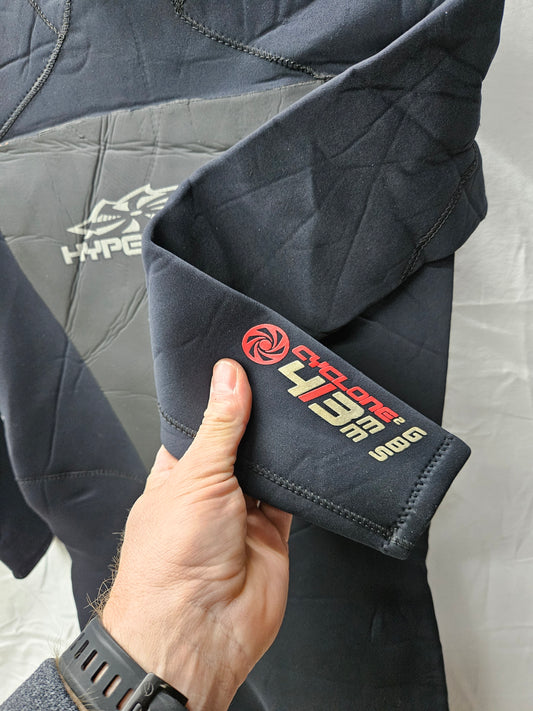 Hyperflex "Cyclone 2" 4/3mm Wetsuit (SMALL)