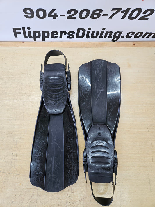 Tusa Liberator Fins (Medium 8-10)
