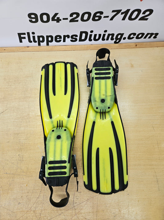 Mares Avanti Quattro Dive Fins (LARGE)