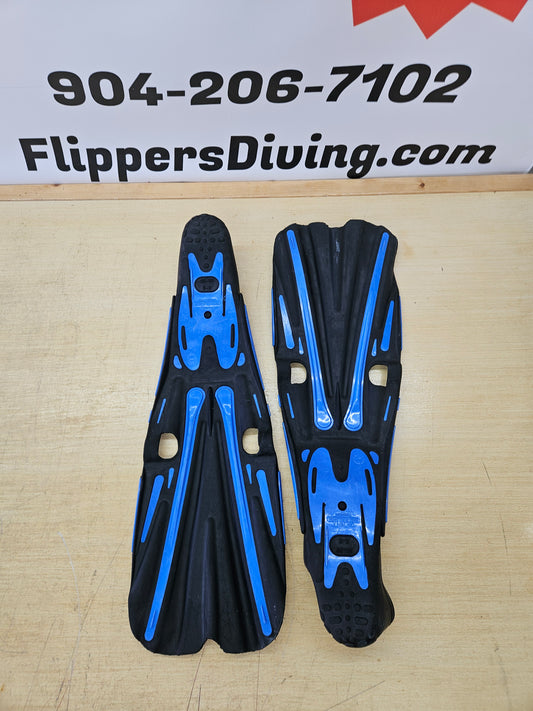 Mares Volo Full Foot Fins (size 5-6)