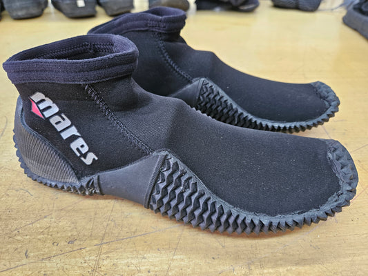 Mares 3mm Dive Boots (Size 8) #B29