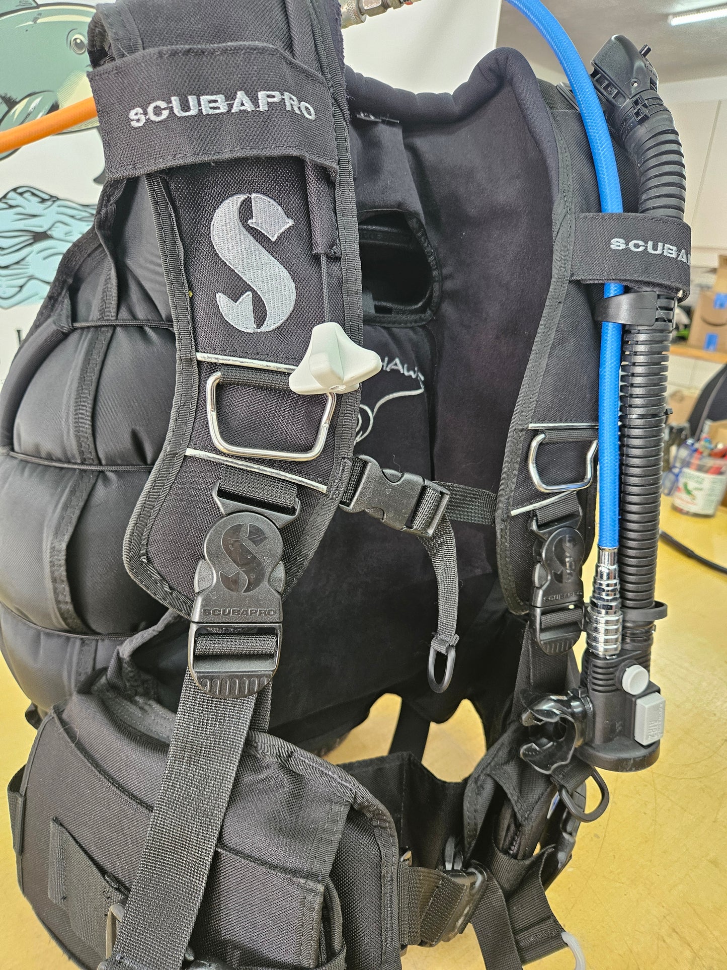 Scubapro Knighthawk BCD w/Air 2 (XL)