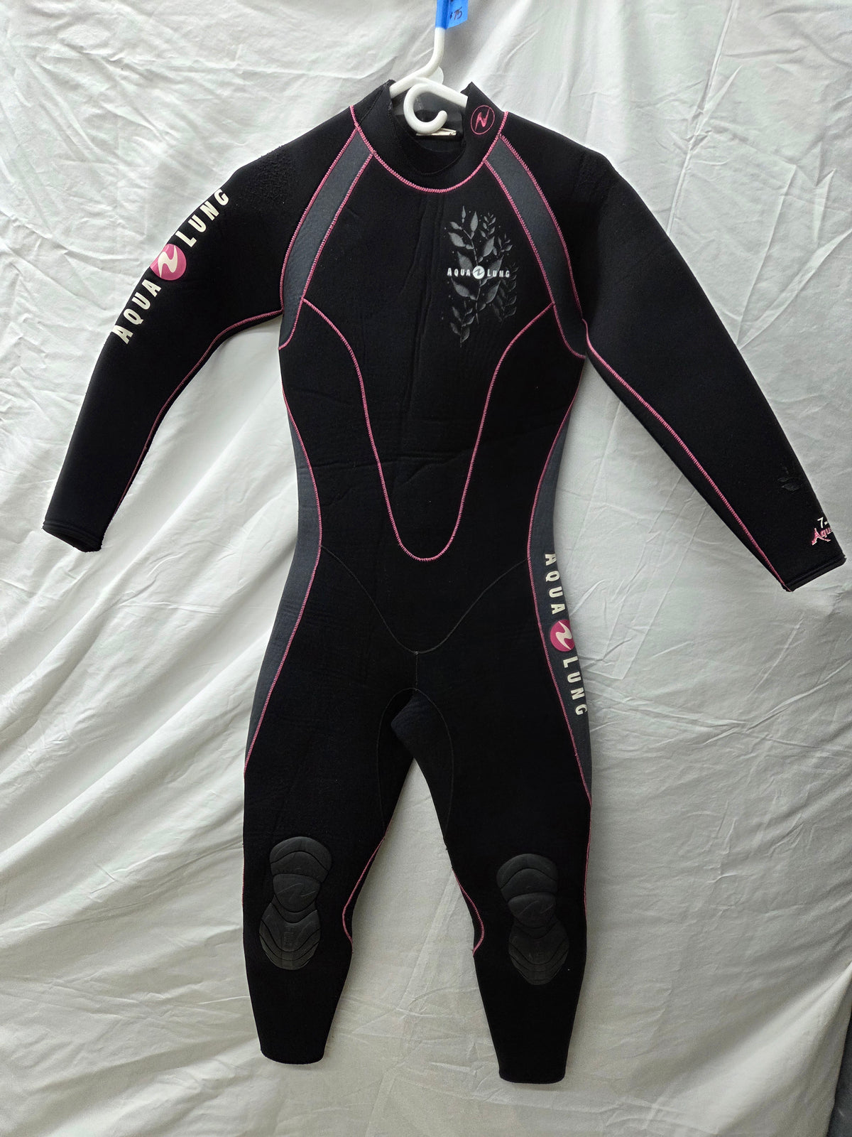 Aqualung 7mm Wetsuit (Ladies Size 8)