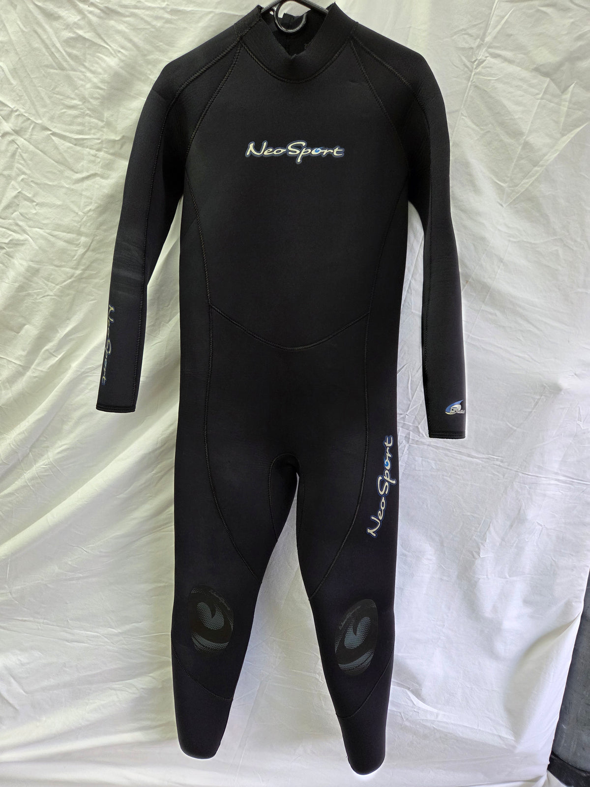 Neosport 5mm Wetsuit (Medium)