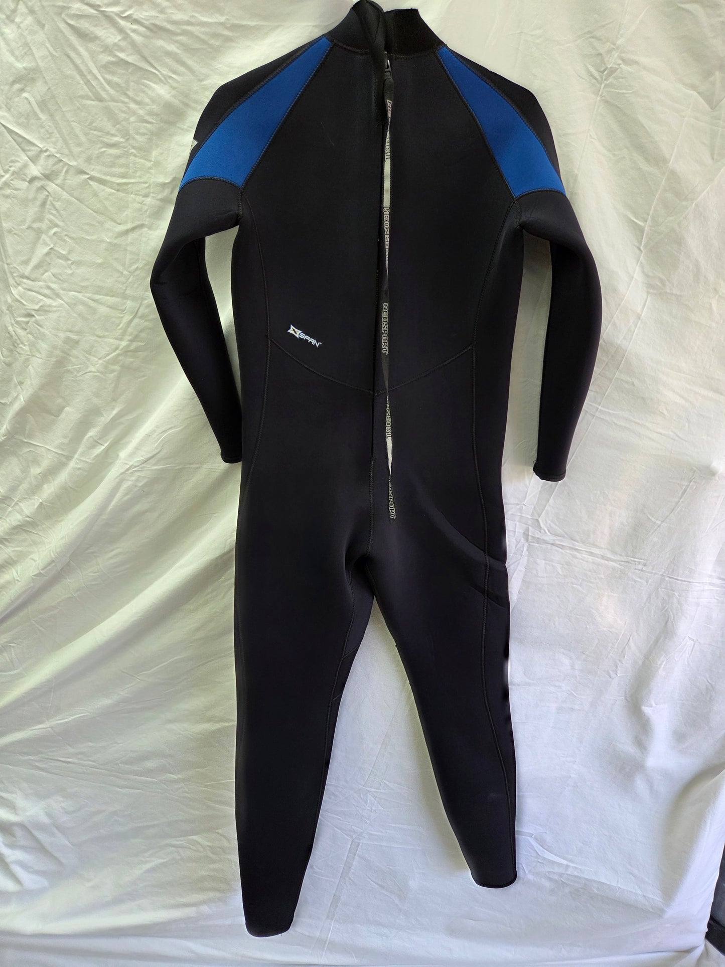 Neosport 5mm Wetsuit (MEDIUM)