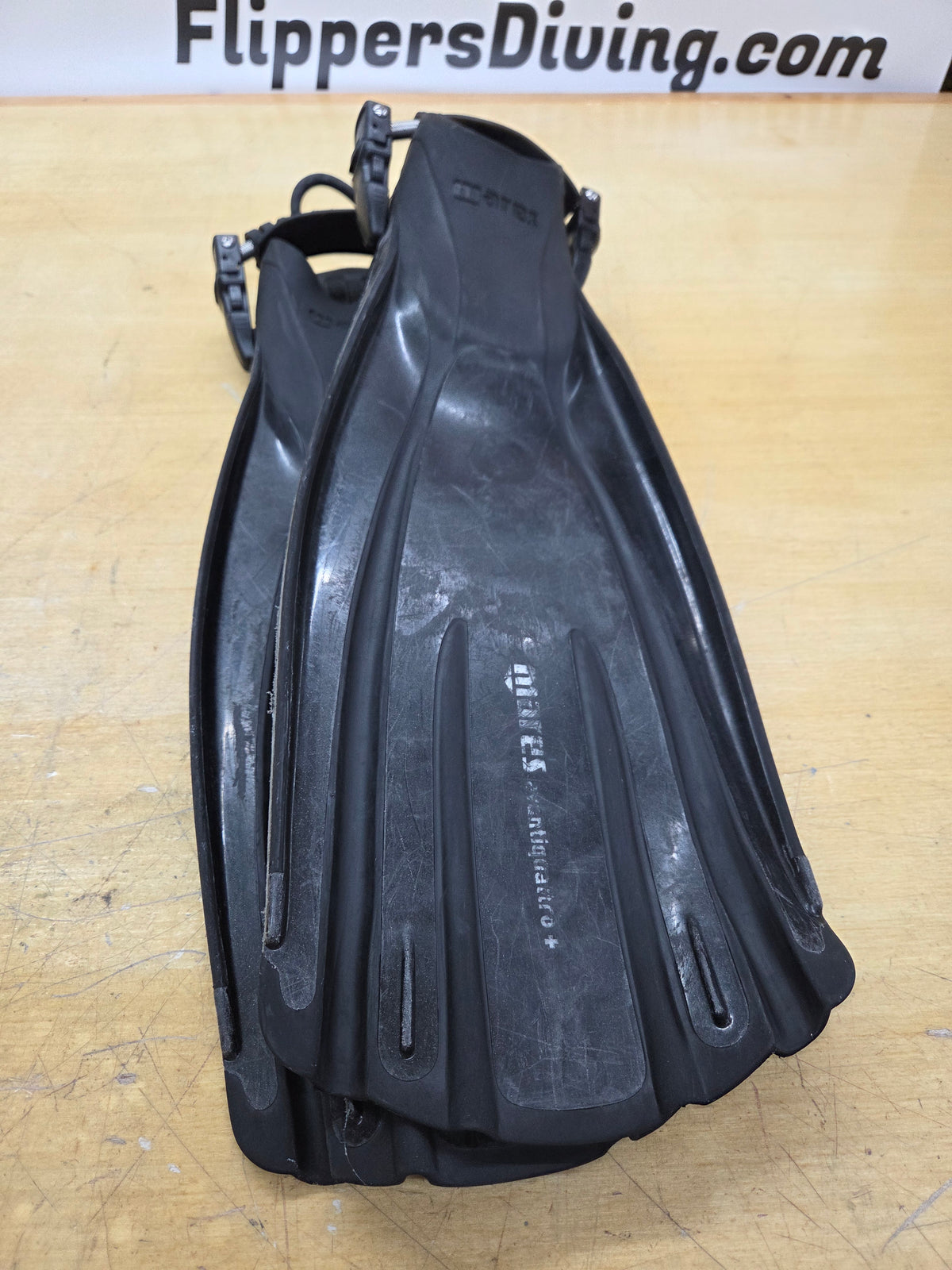 Mares Avanti Quattro + Fins (SMALL)