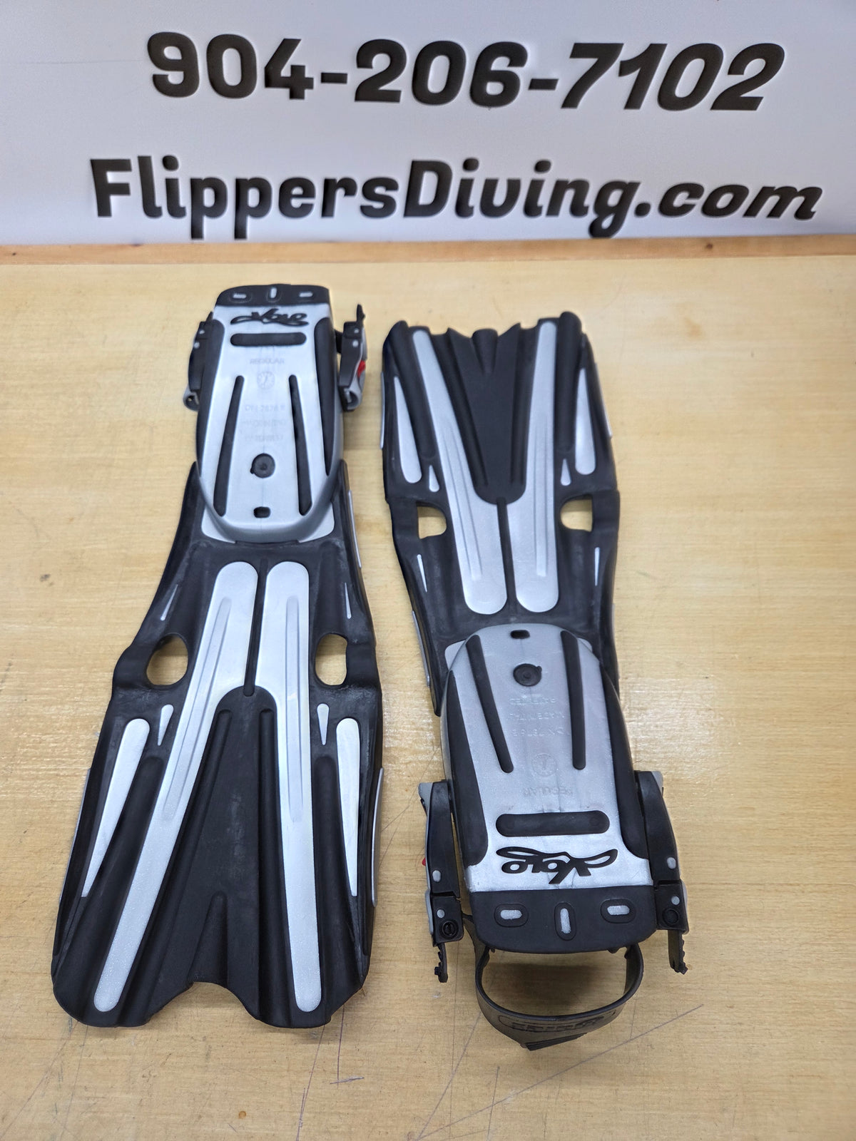 Mares "Volo" Dive Fins (LARGE)