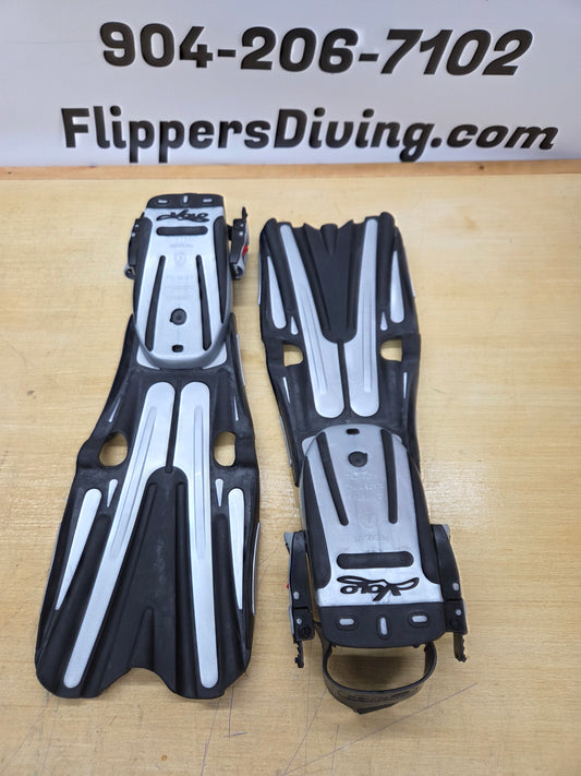 Mares "Volo" Dive Fins (LARGE)