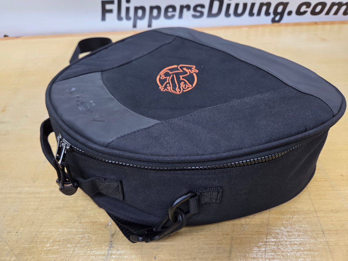 Akona Regulator Bag
