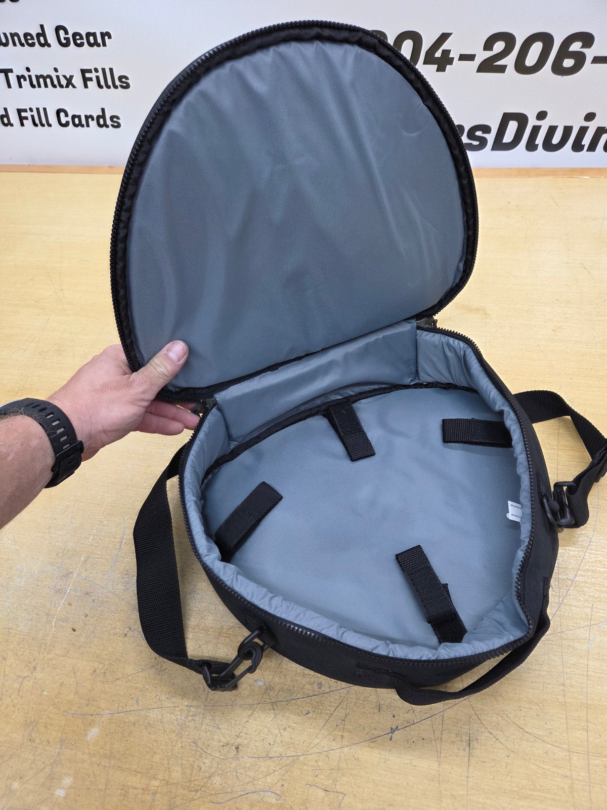 Akona Regulator Bag