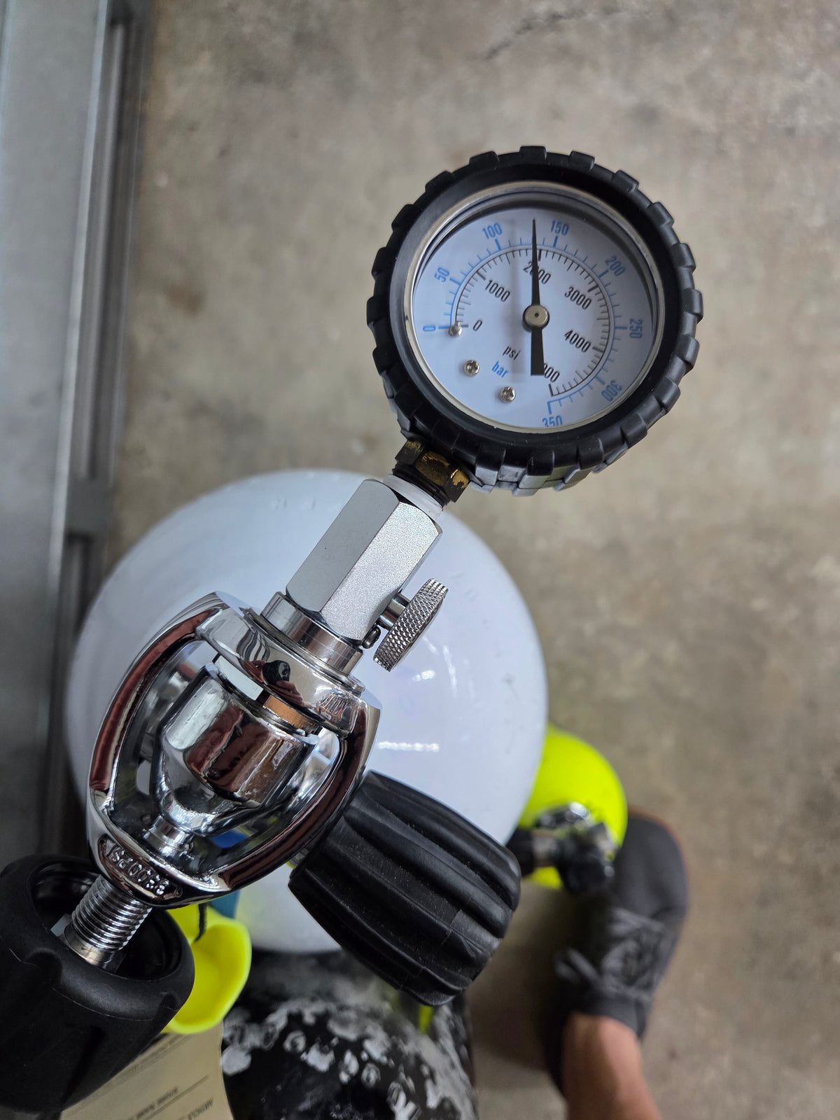 Tank Pressure Checker