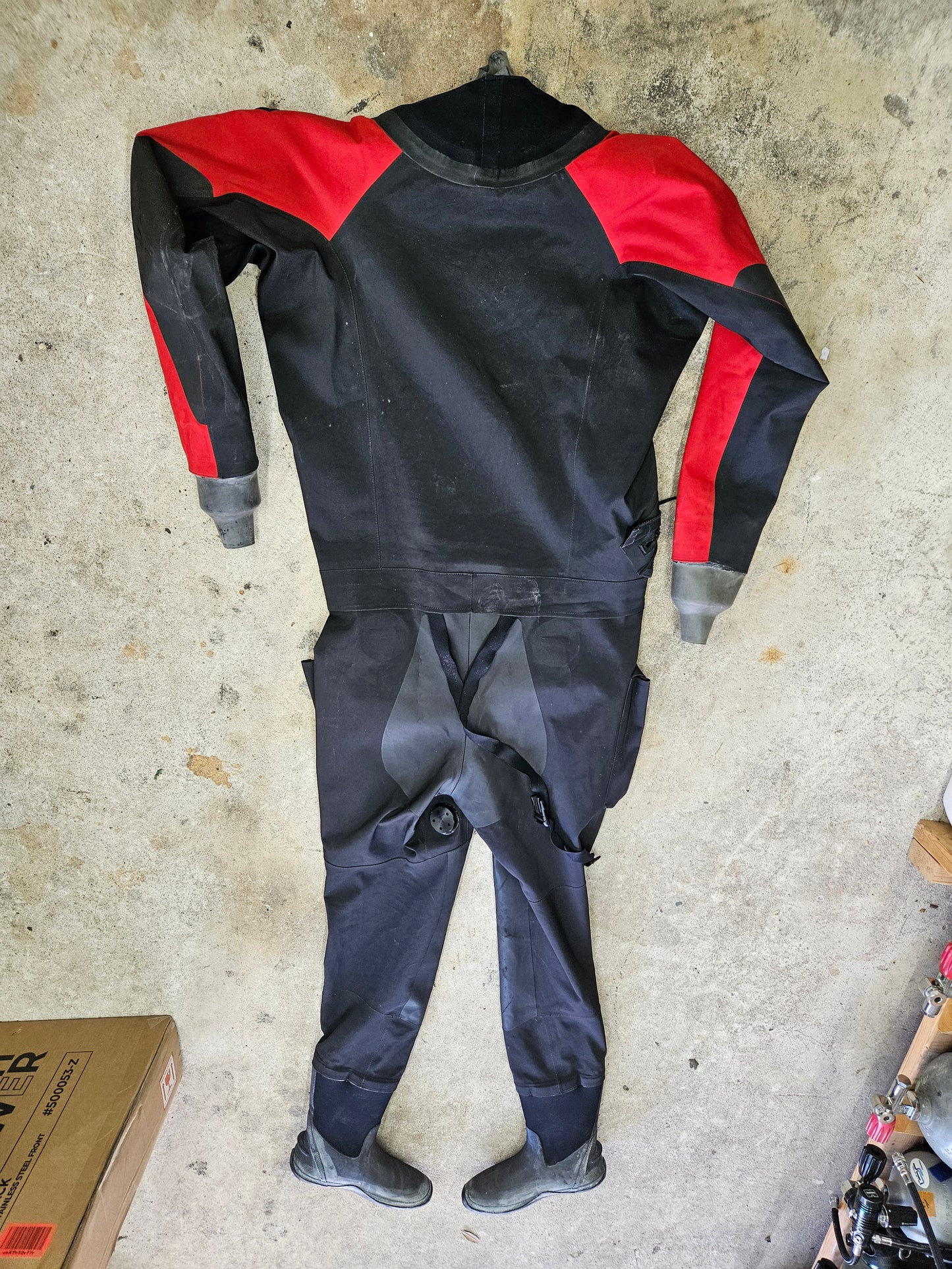 Dive Rite 901 Drysuit (LARGE)