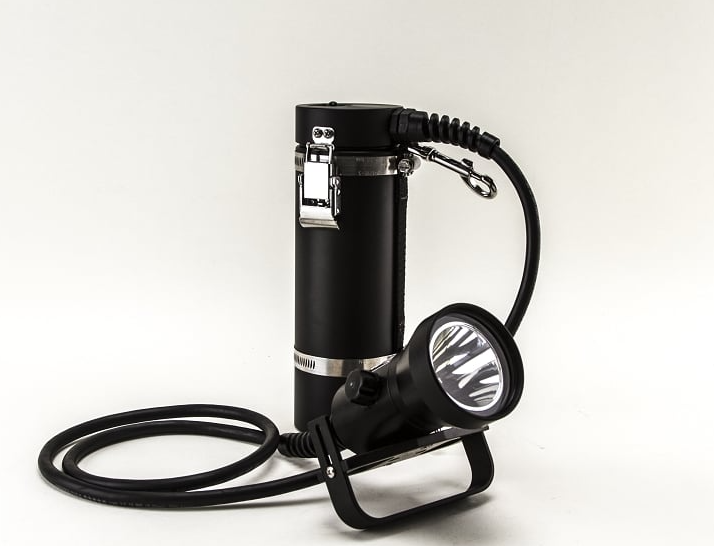 Luz LED de bote con foco variable de 32 W de Light Monkey