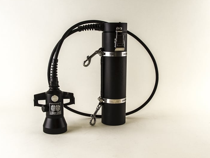 Luz LED de bote con foco variable de 32 W de Light Monkey