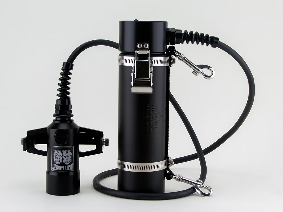 Luz LED de bote con foco variable de 32 W de Light Monkey