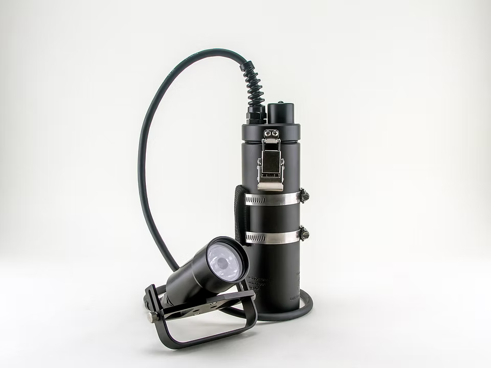 Luz LED de bote con foco variable de 32 W de Light Monkey