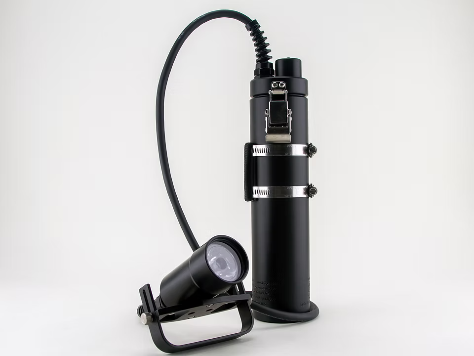 Luz LED de bote con foco variable de 32 W de Light Monkey