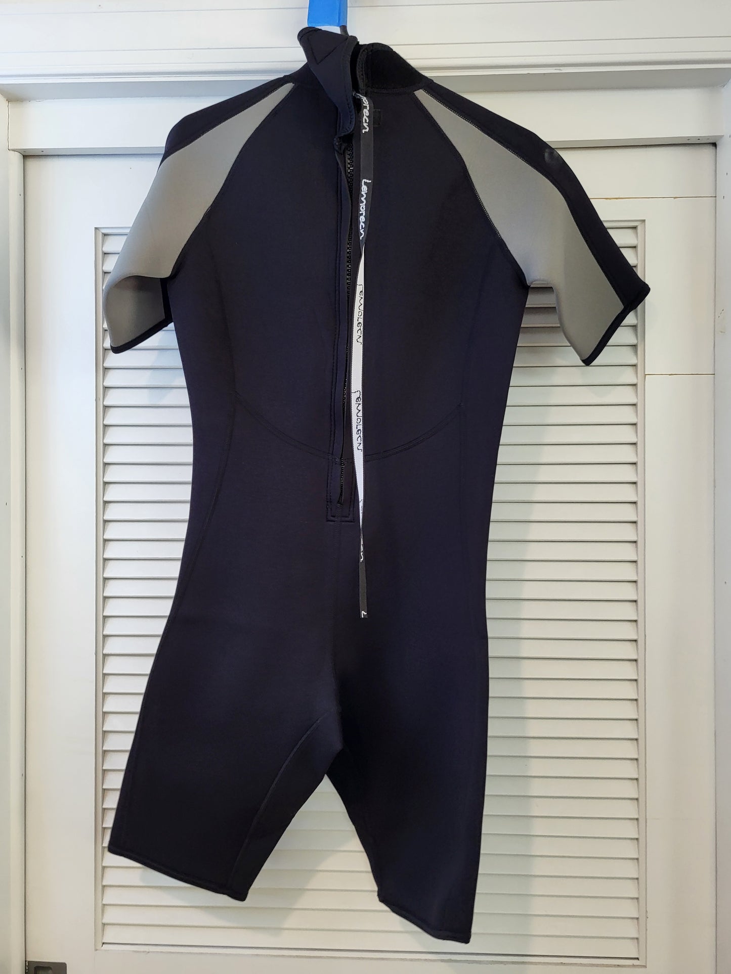 Lemoreen 3mm shorty wetsuit (Small)