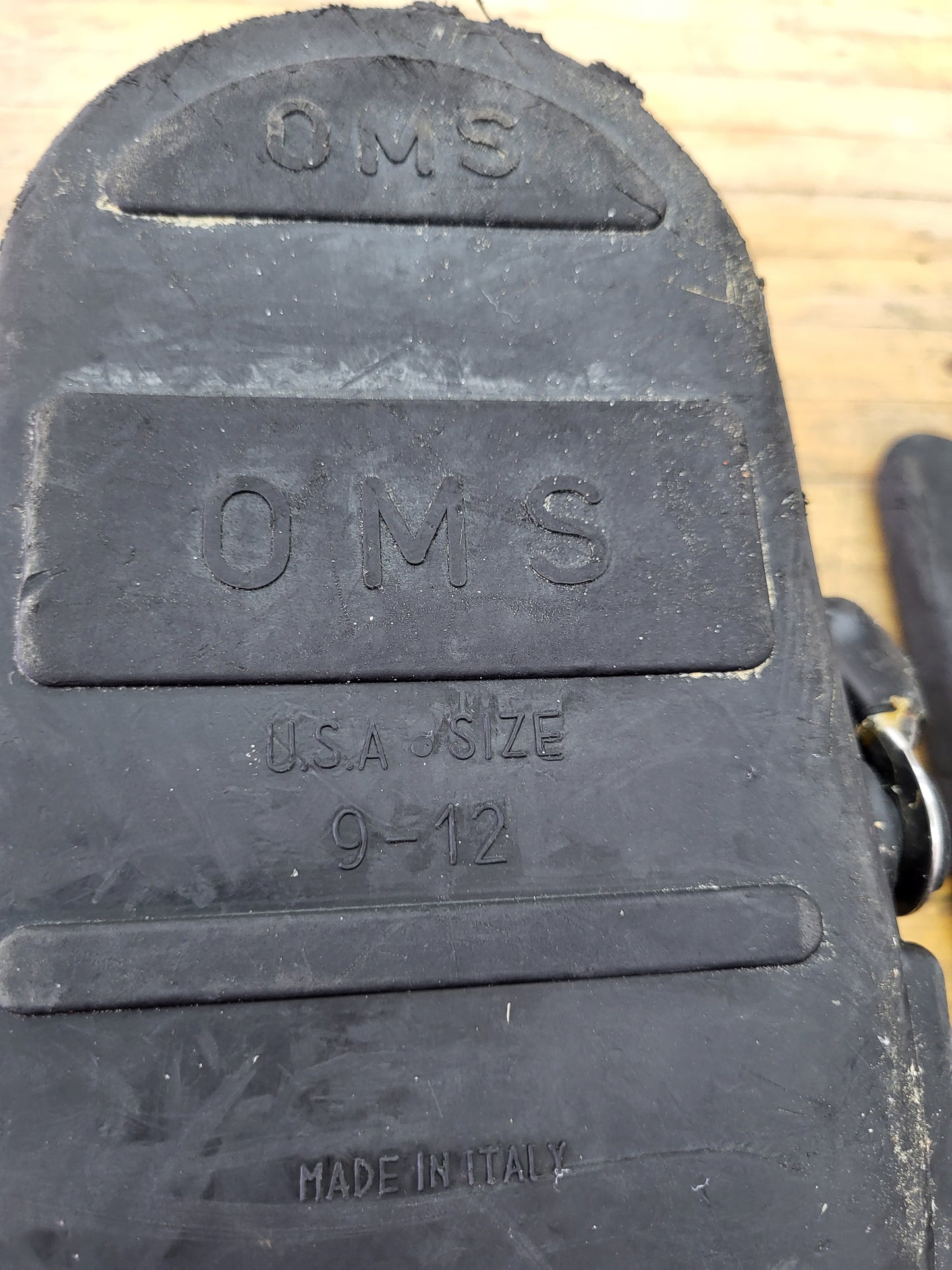 OMS Thrust Dive Fins (SIZE 9-12)