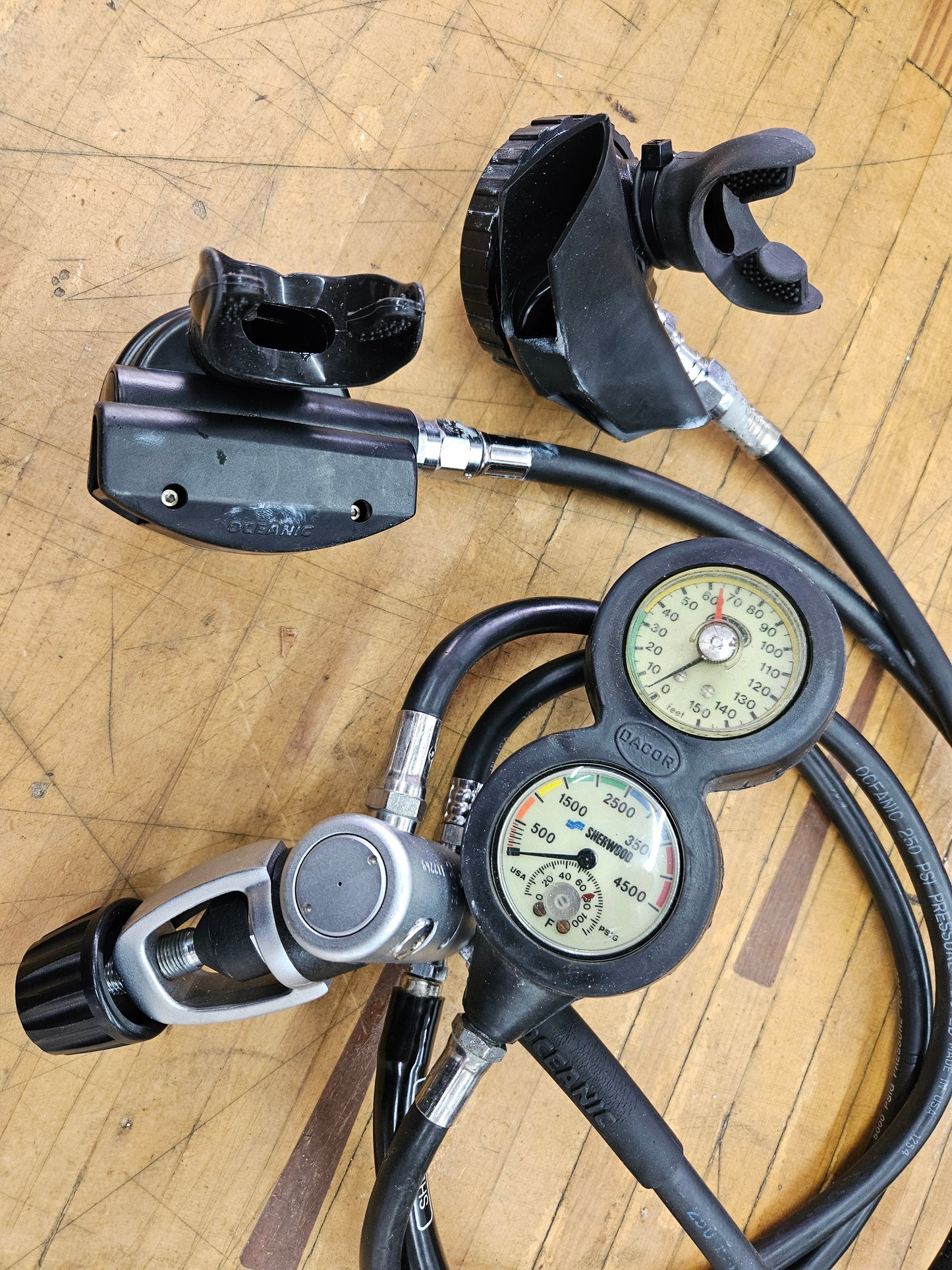 Oceanic Regulator Set - JUST SERVICED!