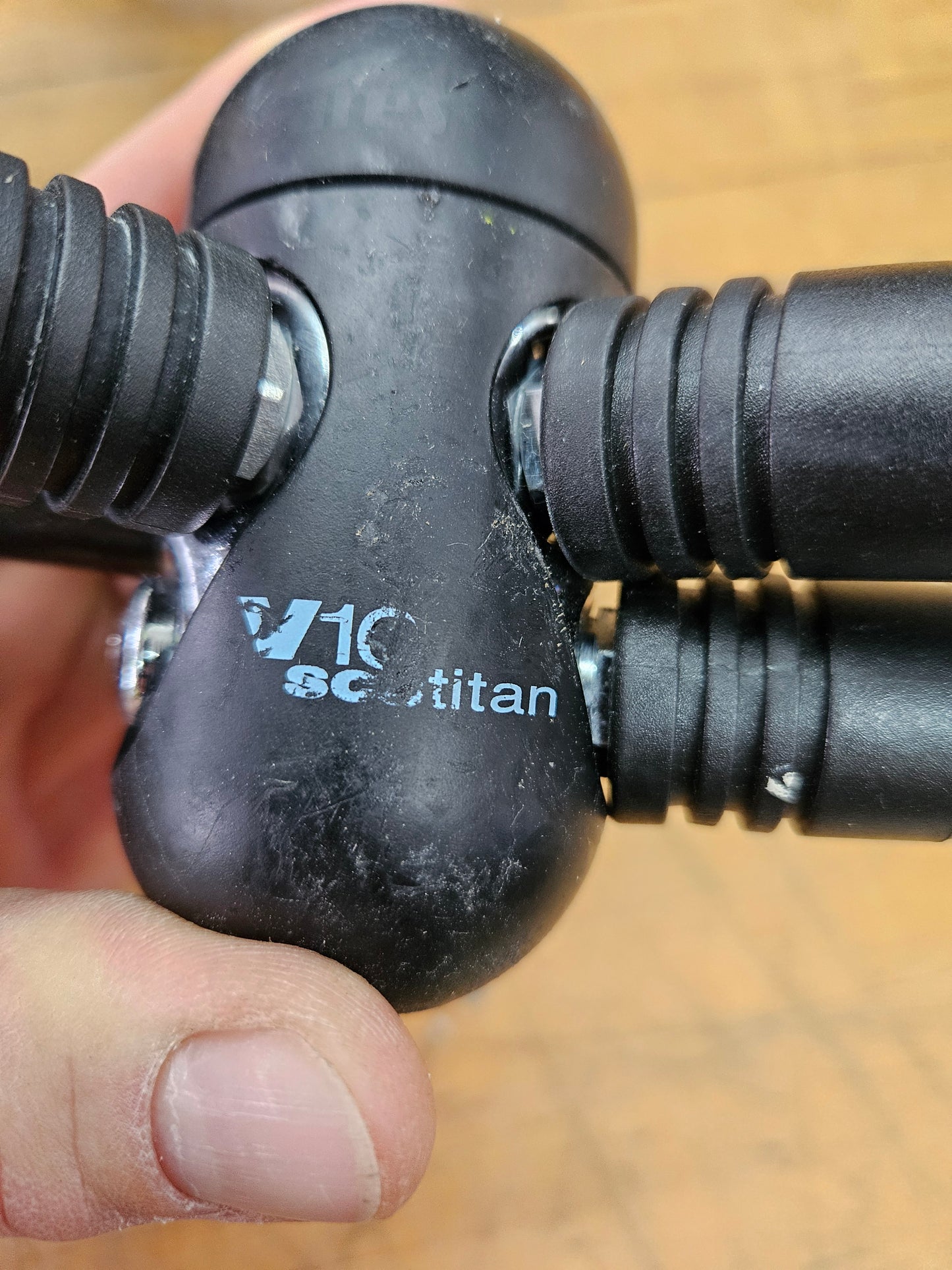 Mares V10 Titan Regulator Set