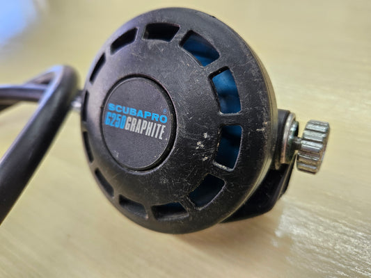 Scubapro G250 Graphite (NEEDS SERVICE)