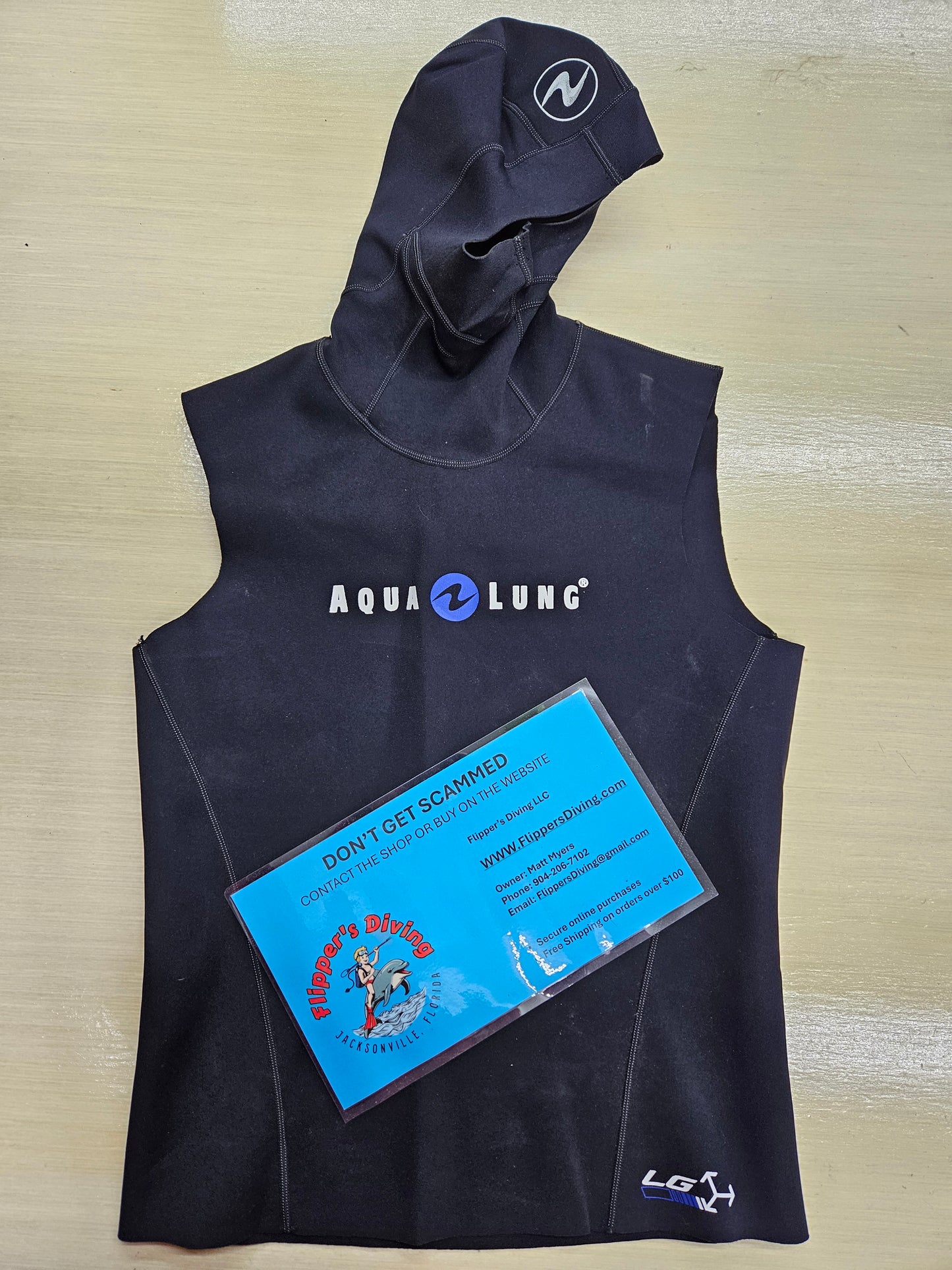 Aqualung Hooded Vest (LARGE)