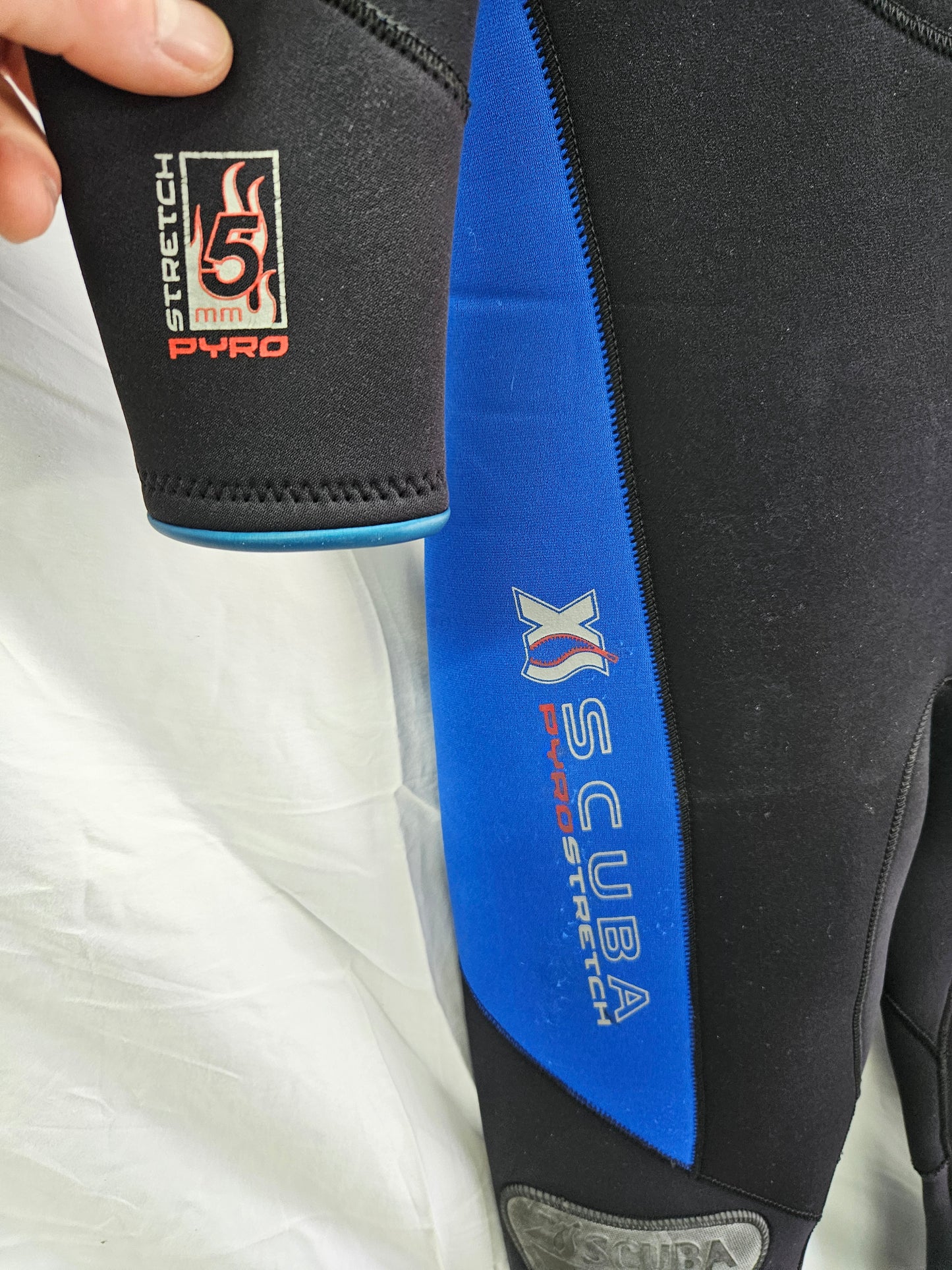 XS Scuba "Pyro" 5mm Wetsuit (Medium)