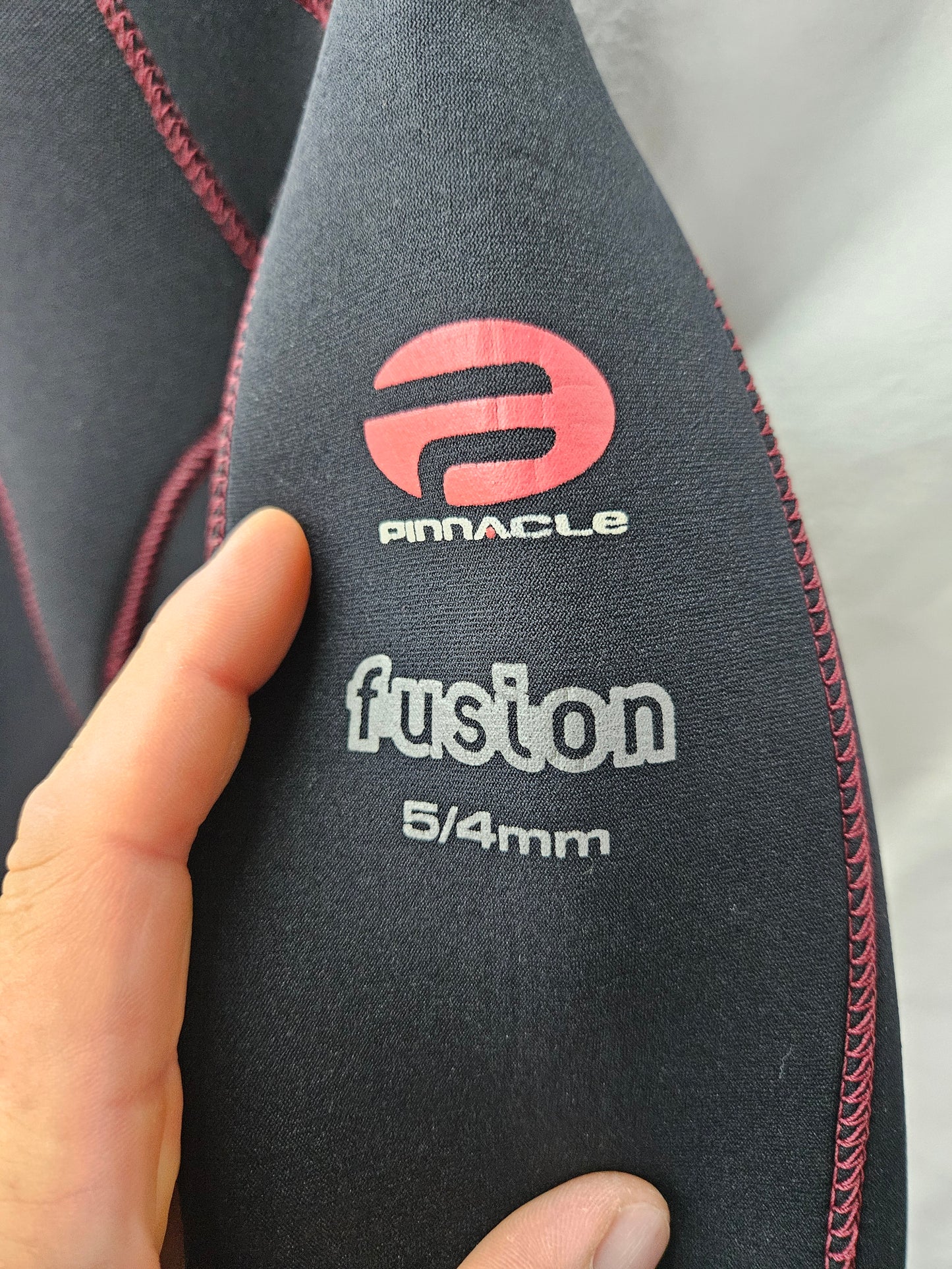 Pinnacle Fusion 5/4mm Wetsuit (Ladies Med/Tall)