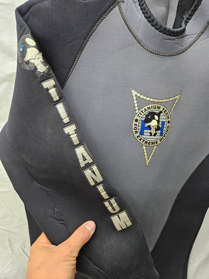 Harvey's 5mm Wetsuit (XL)