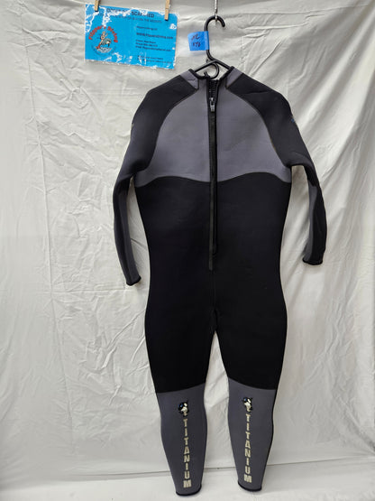 Harvey's 5mm Wetsuit (XL)