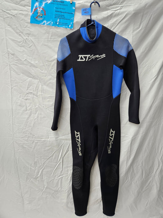 IST Sports 3mm Wetsuit (Medium)