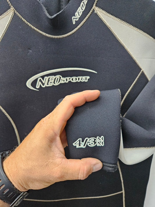 Neosport 4/3mm Wetsuit (Size 12)